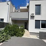Luka Villa *